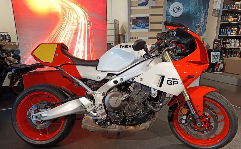 YAMAHA XSR 900 GP 0