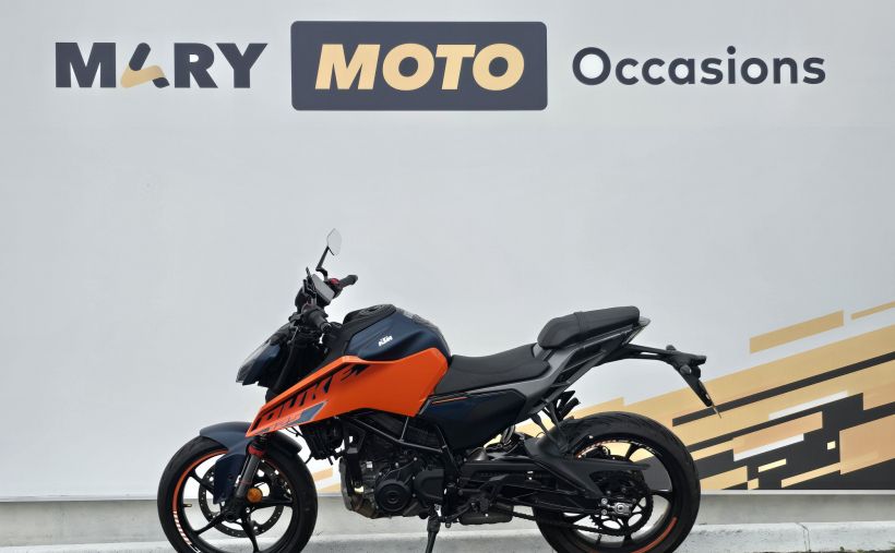 KTM 125 DUKE ABS 39