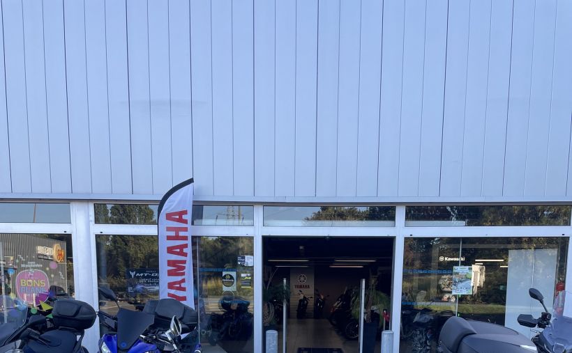 YAMAHA FZ6 (98CV) 0
