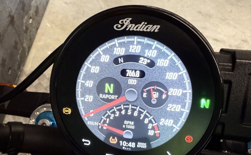 INDIAN FTR 1200 R CARBON 3
