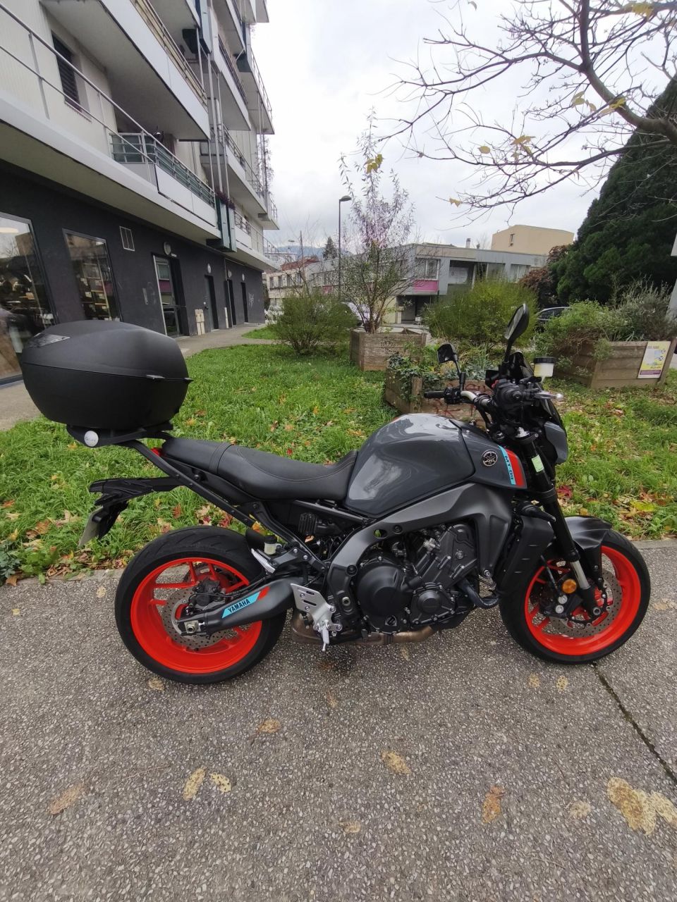YAMAHA MT-09 1