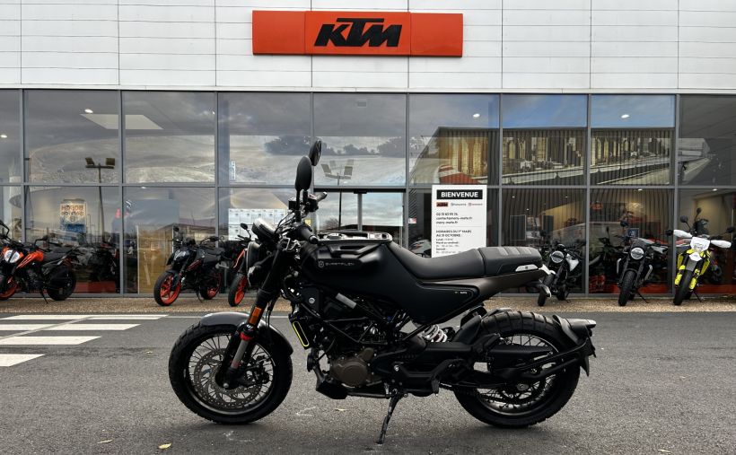 HUSQVARNA SVARTPILEN 125 ABS 2
