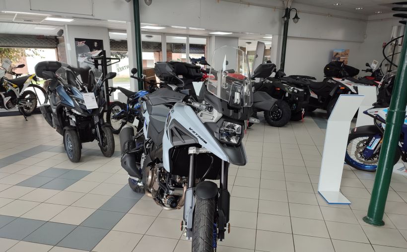 SUZUKI V-STROM 1050SE 1