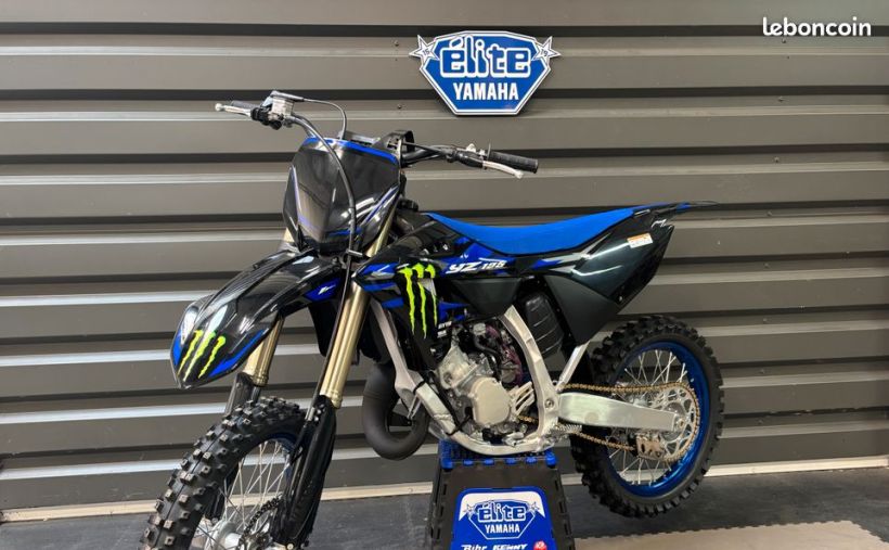 YAMAHA YZ125 MONSTER ENERGY 3