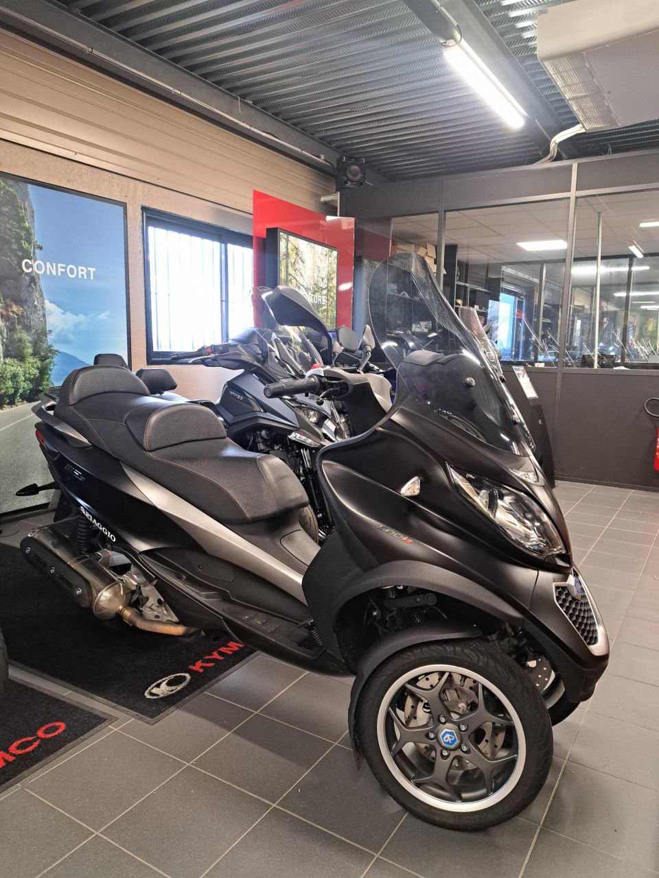 PIAGGIO MP3 500 HPE SPORT ABS/ASR 0