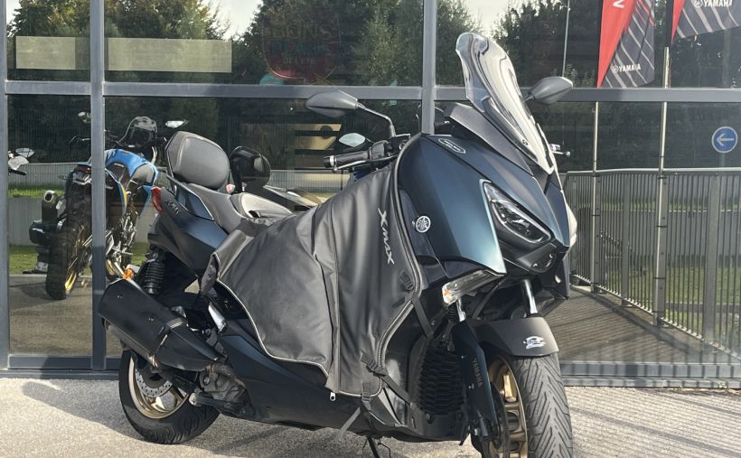 YAMAHA XMAX 300 Tech Max 0