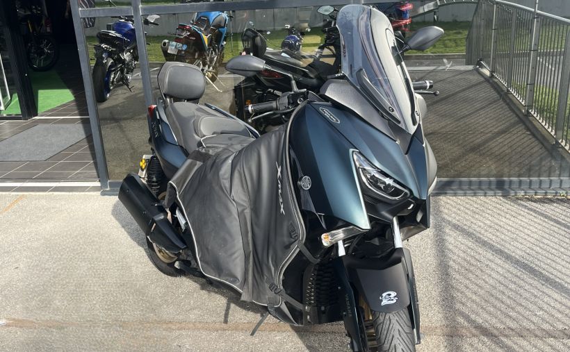 YAMAHA XMAX 300 Tech Max 1