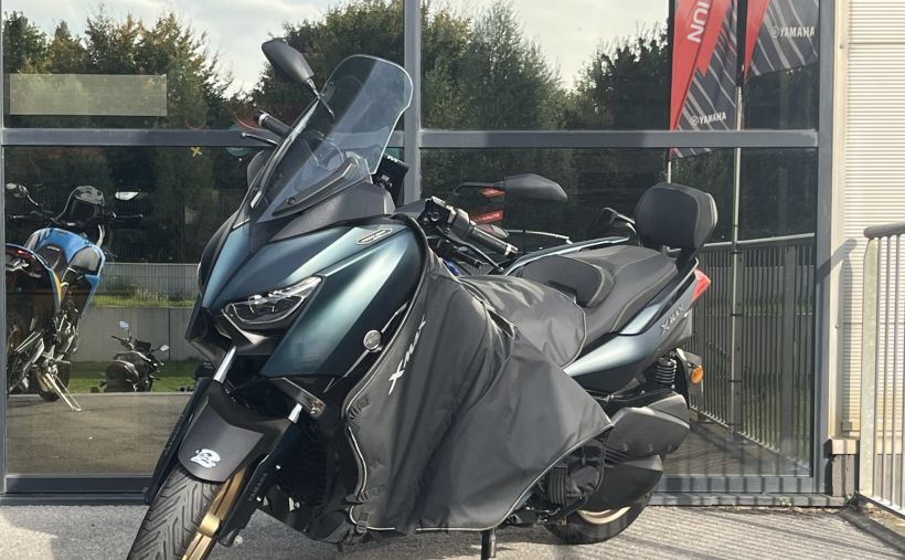 YAMAHA XMAX 300 Tech Max 2