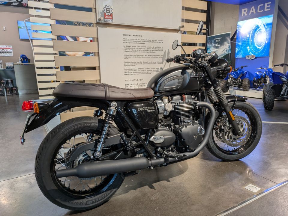 TRIUMPH BONNEVILLE T120 2