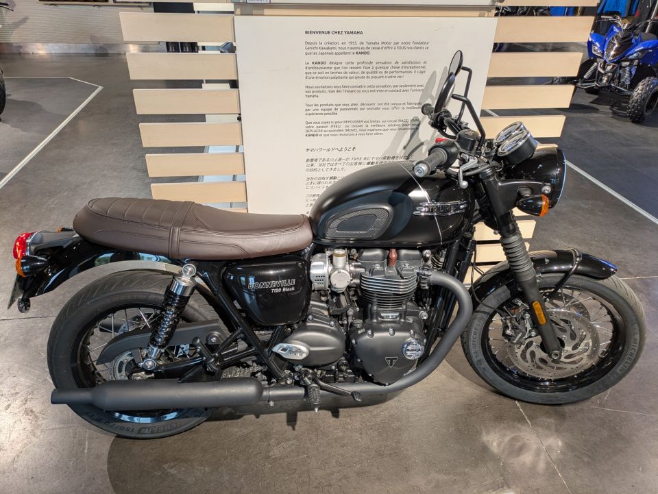 TRIUMPH BONNEVILLE T120 3