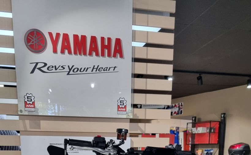 YAMAHA MT-09 0