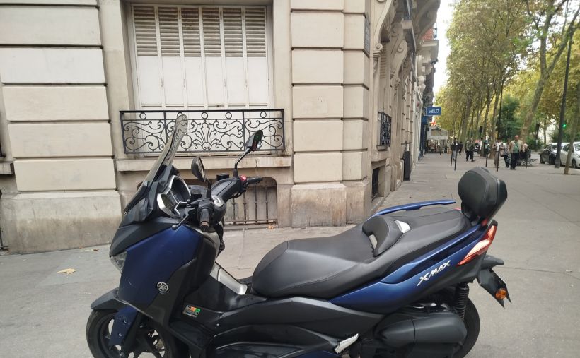 YAMAHA XMAX 125 3
