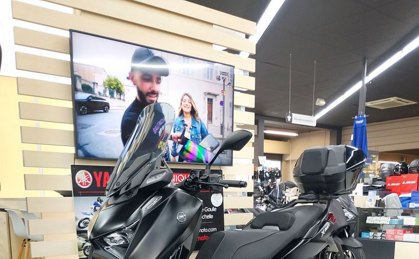YAMAHA XMAX 300 Tech Max 2