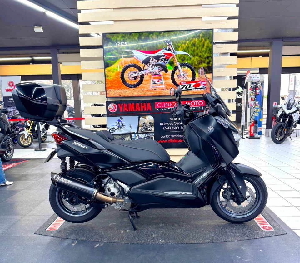 YAMAHA XMAX 300 Tech Max 0