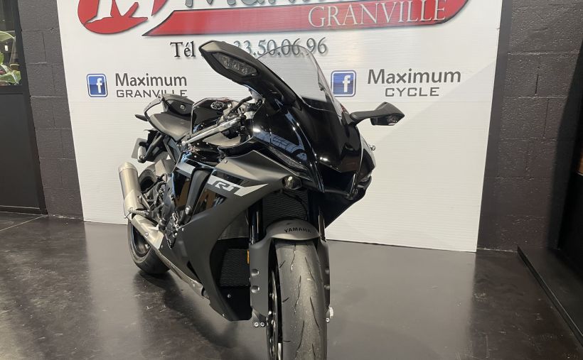 YAMAHA YZF 1000 R1 18