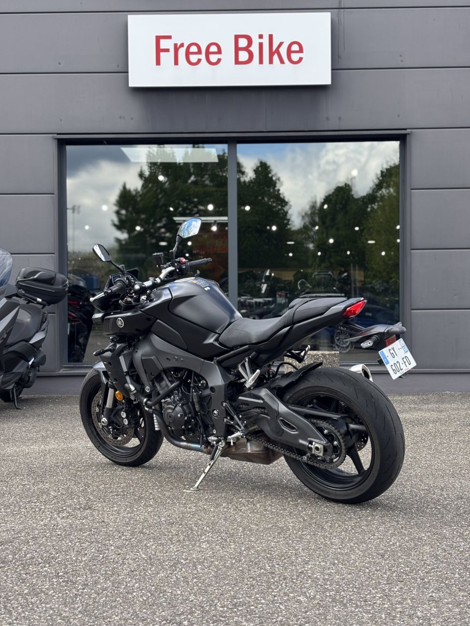 YAMAHA MT-10 2