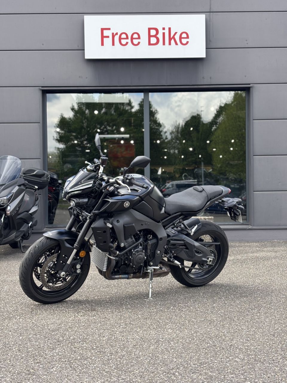 YAMAHA MT-10 3