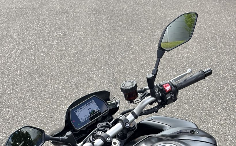YAMAHA MT-10 4