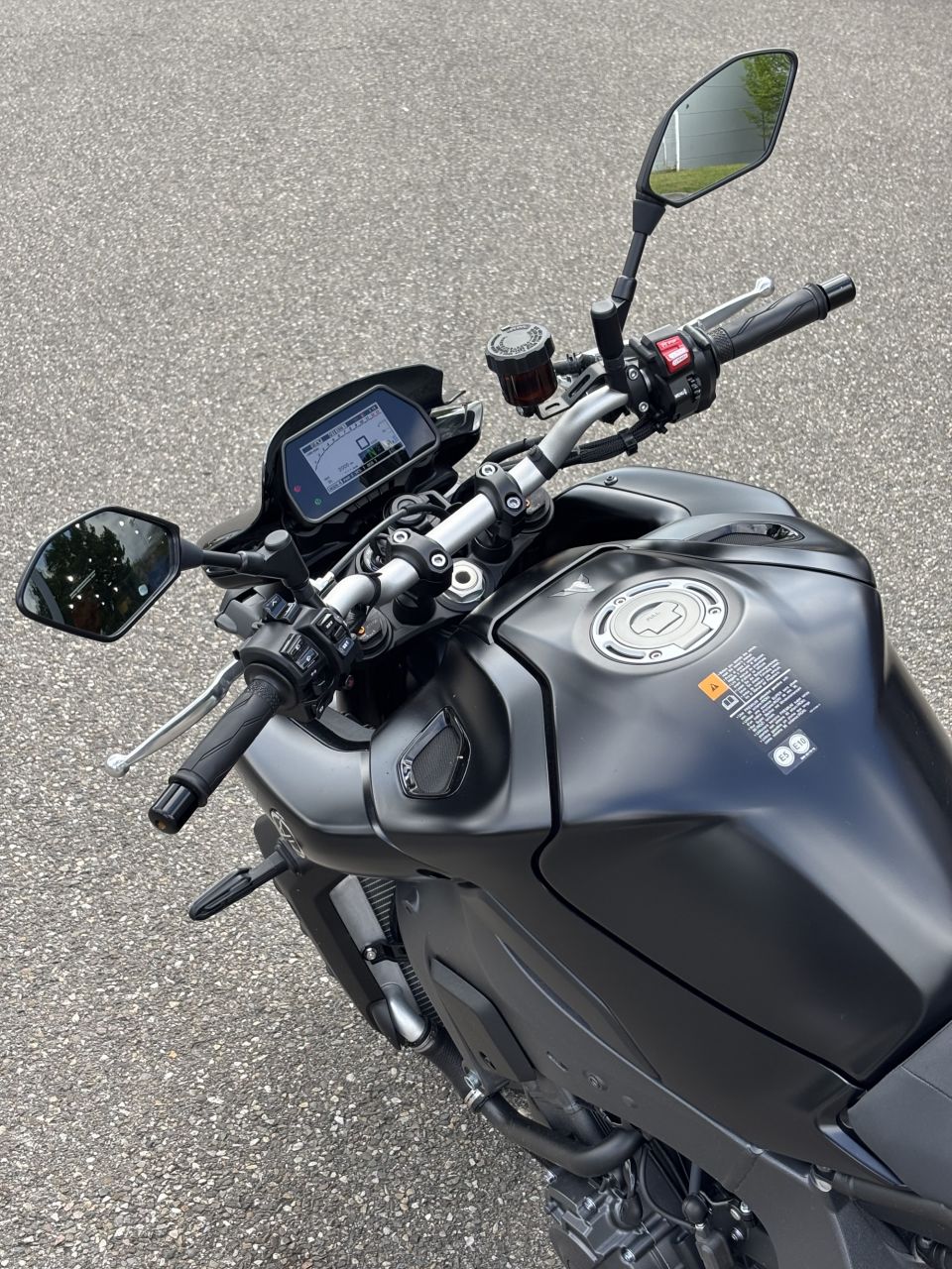 YAMAHA MT-10 4