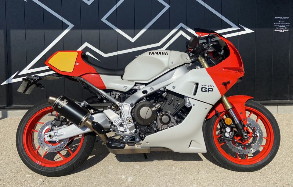 YAMAHA XSR 900 GP 0