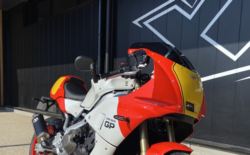 YAMAHA XSR 900 GP 1