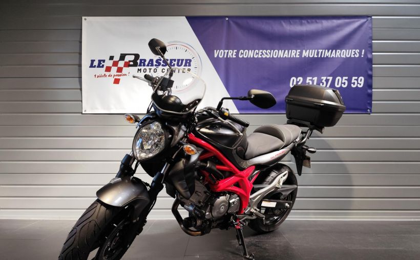 SUZUKI GLADIUS 650 ABS 1