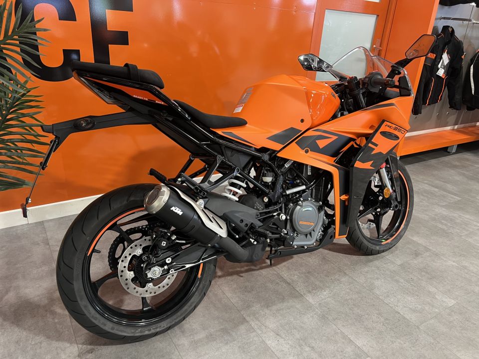 KTM RC 390 8