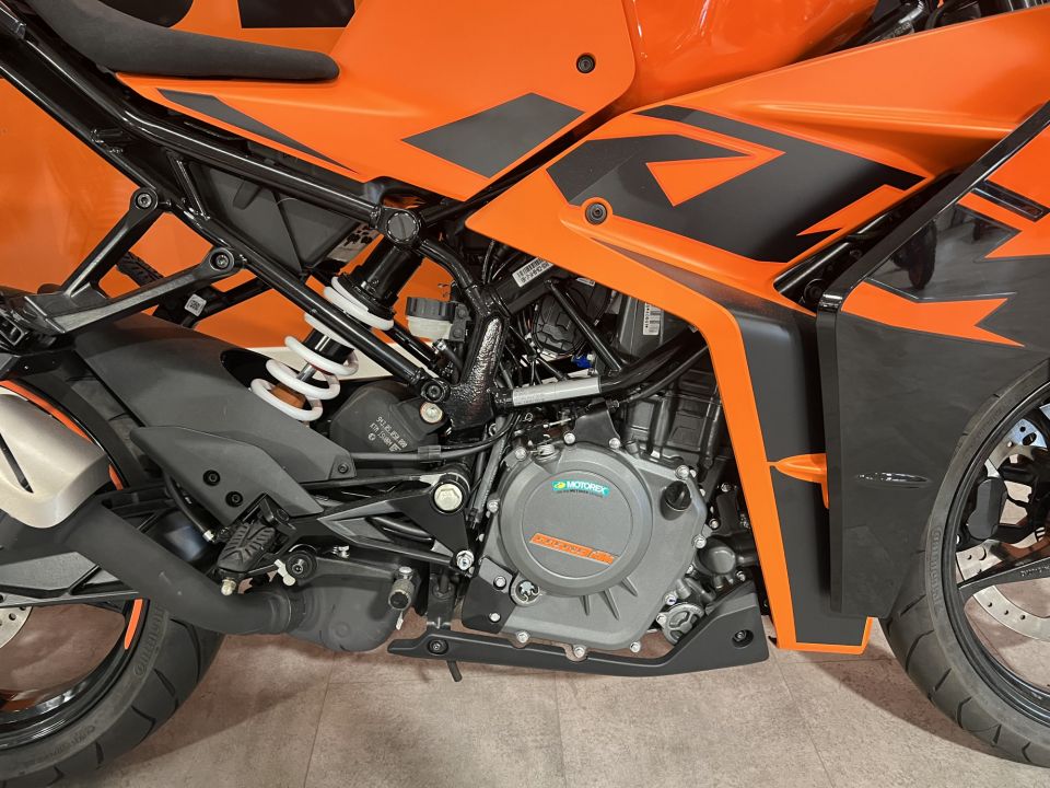 KTM RC 390 16