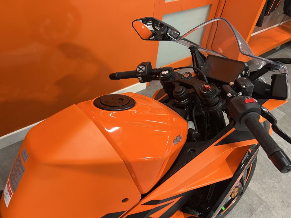 KTM RC 390 28