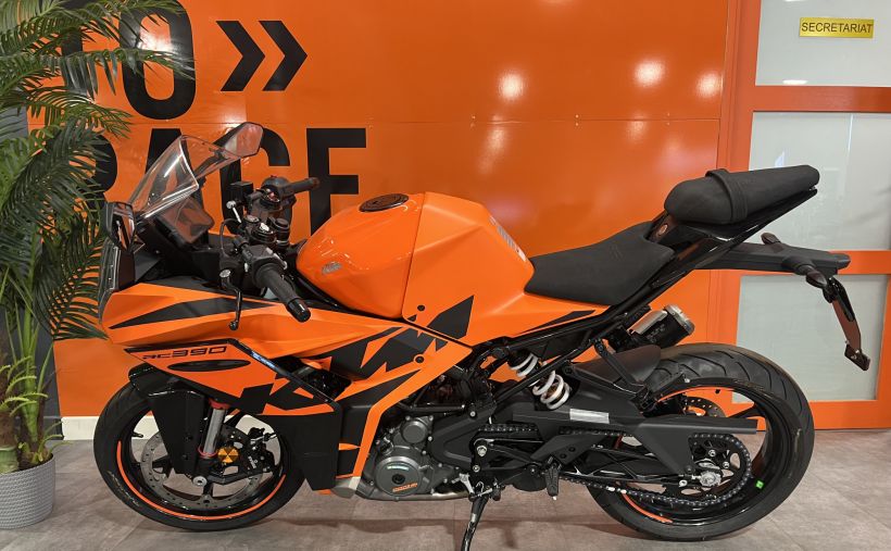 KTM RC 390 8