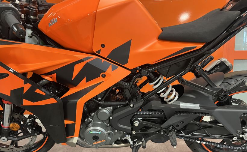KTM RC 390 10