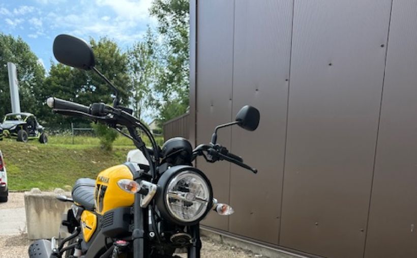YAMAHA XSR 125 2