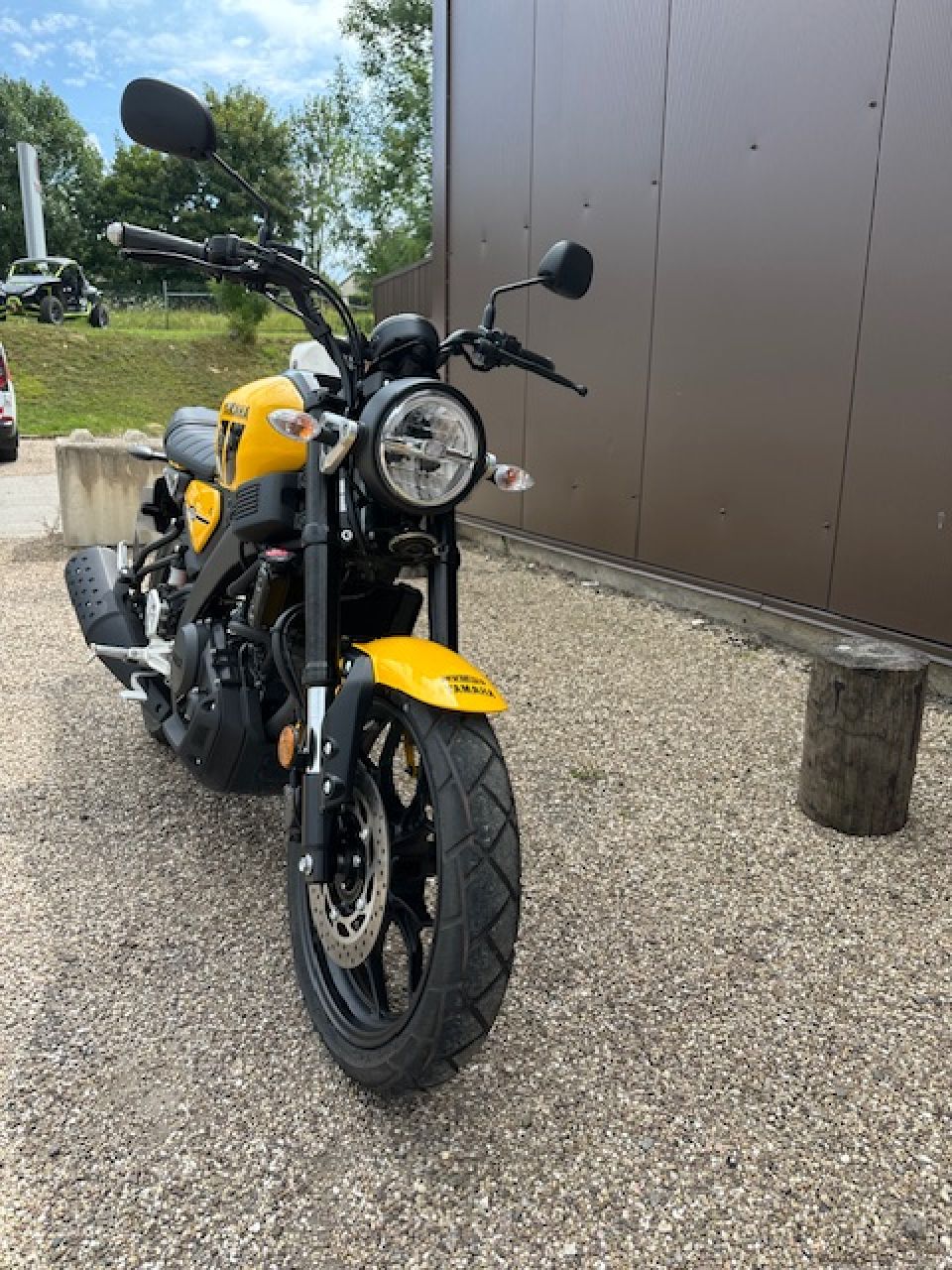 YAMAHA XSR 125 8