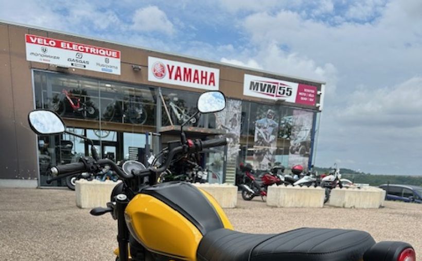 YAMAHA XSR 125 3
