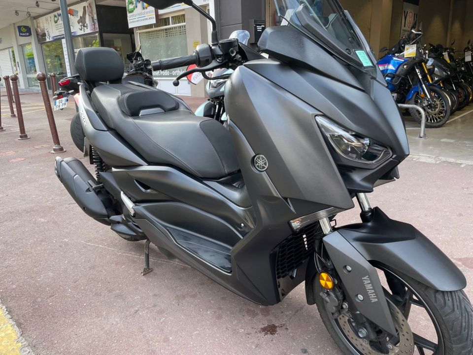 YAMAHA XMAX 125 1