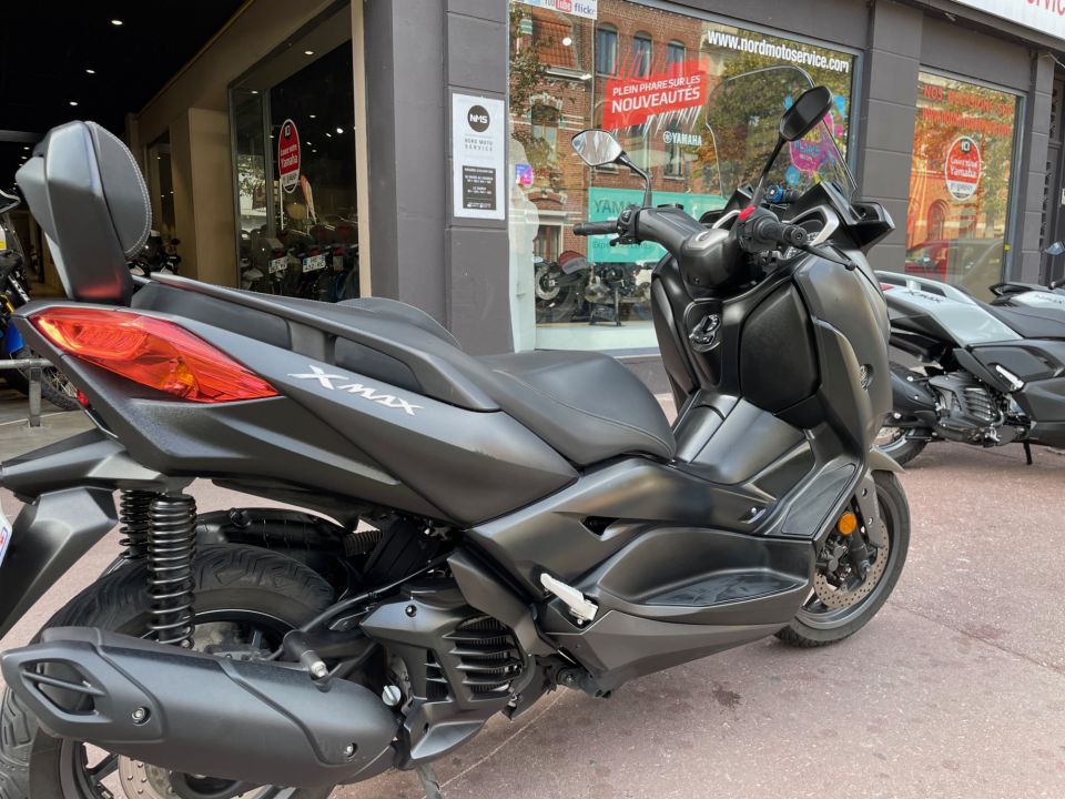 YAMAHA XMAX 125 2