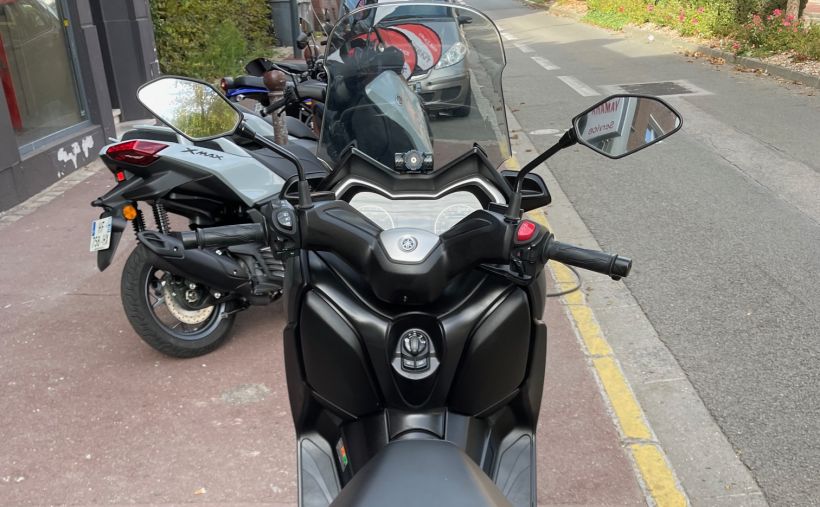 YAMAHA XMAX 125 3