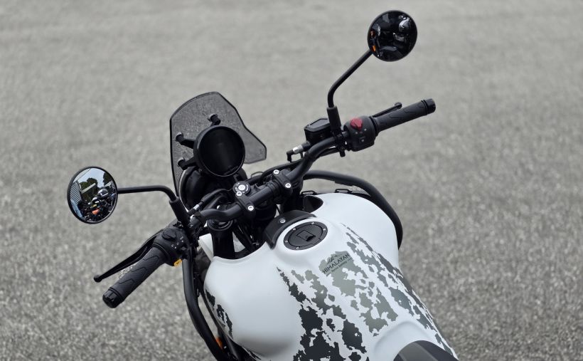 ROYAL ENFIELD 450 HIMALAYAN 1
