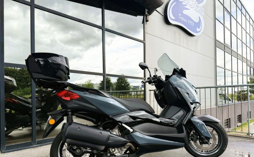 YAMAHA XMAX 300 Tech Max 0