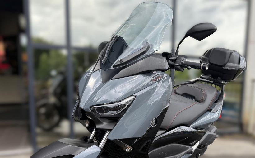 YAMAHA XMAX 300 Tech Max 2