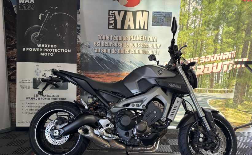 YAMAHA MT-09 0
