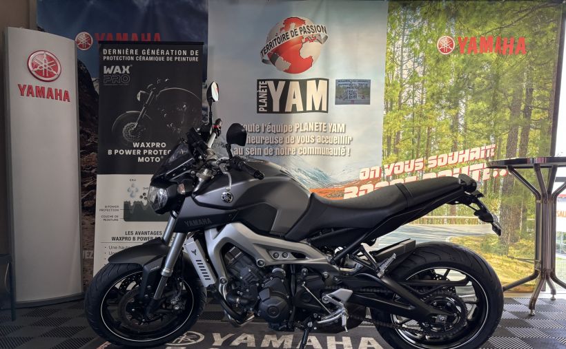 YAMAHA MT-09 5