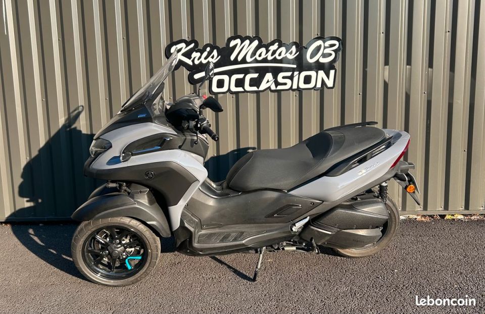 YAMAHA TRICITY 300 3