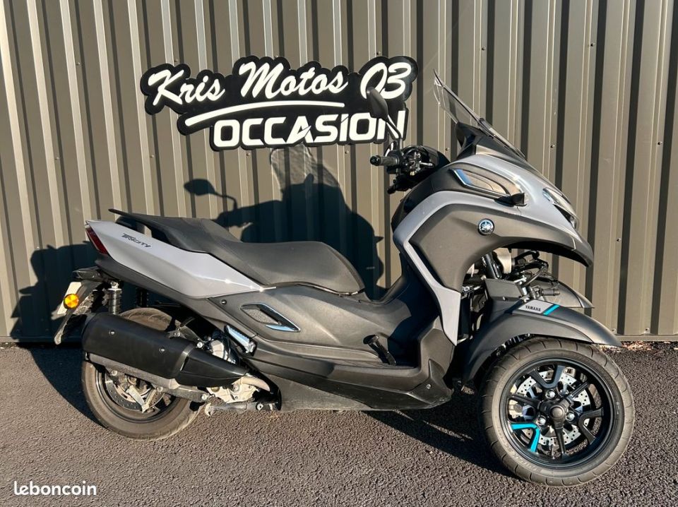 YAMAHA TRICITY 300 6