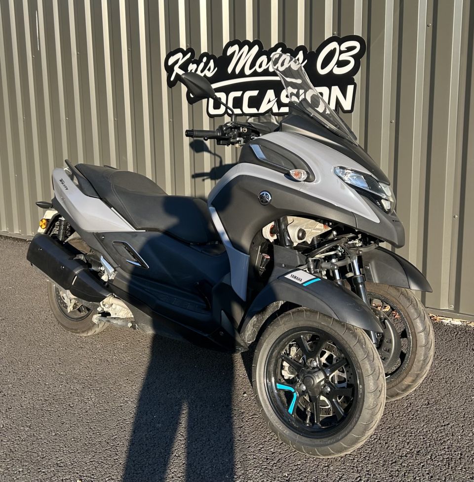YAMAHA TRICITY 300 9