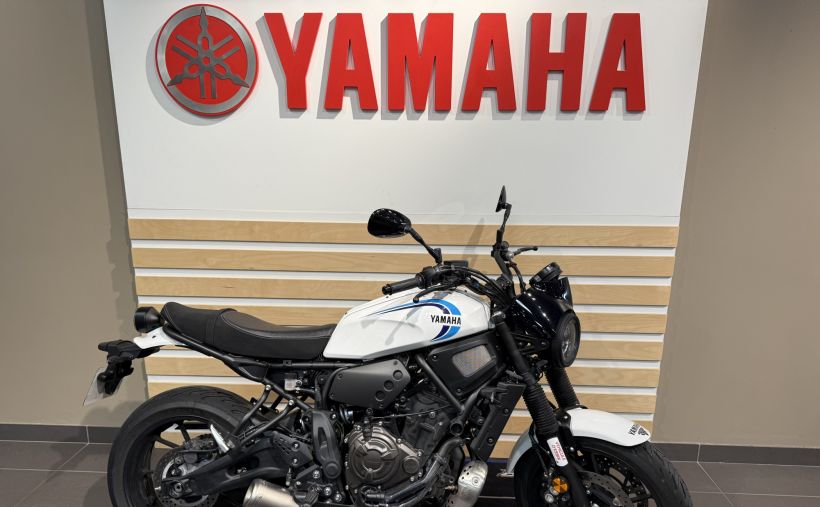 YAMAHA XSR 700 0