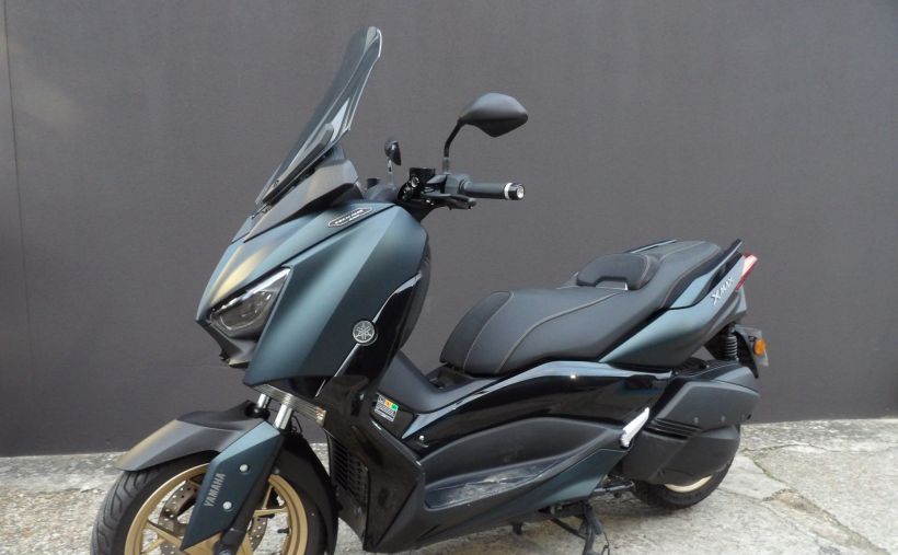 YAMAHA XMAX 300 Tech Max 6