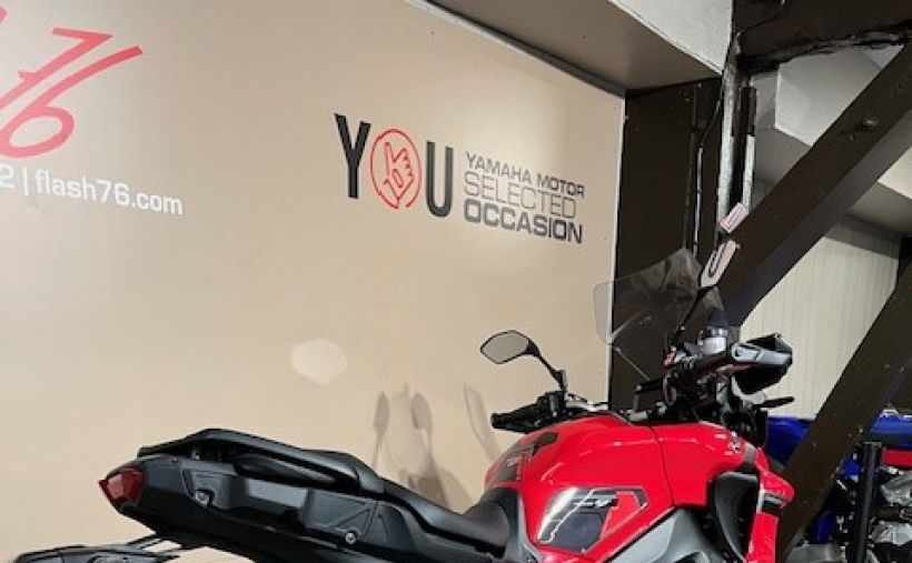 YAMAHA TRACER 9 1