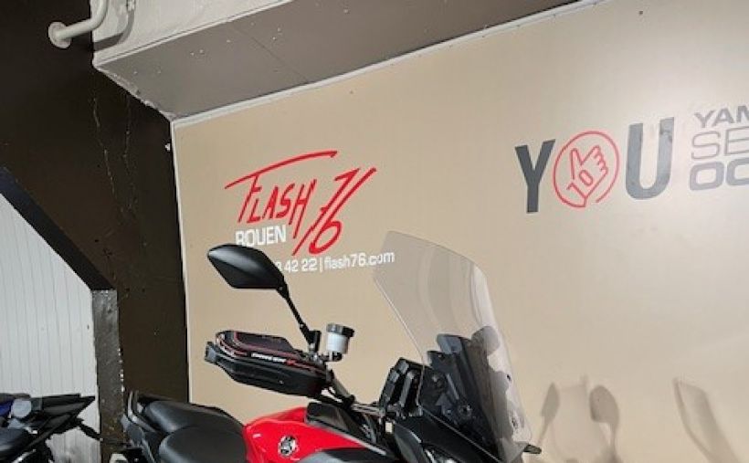 YAMAHA TRACER 9 2