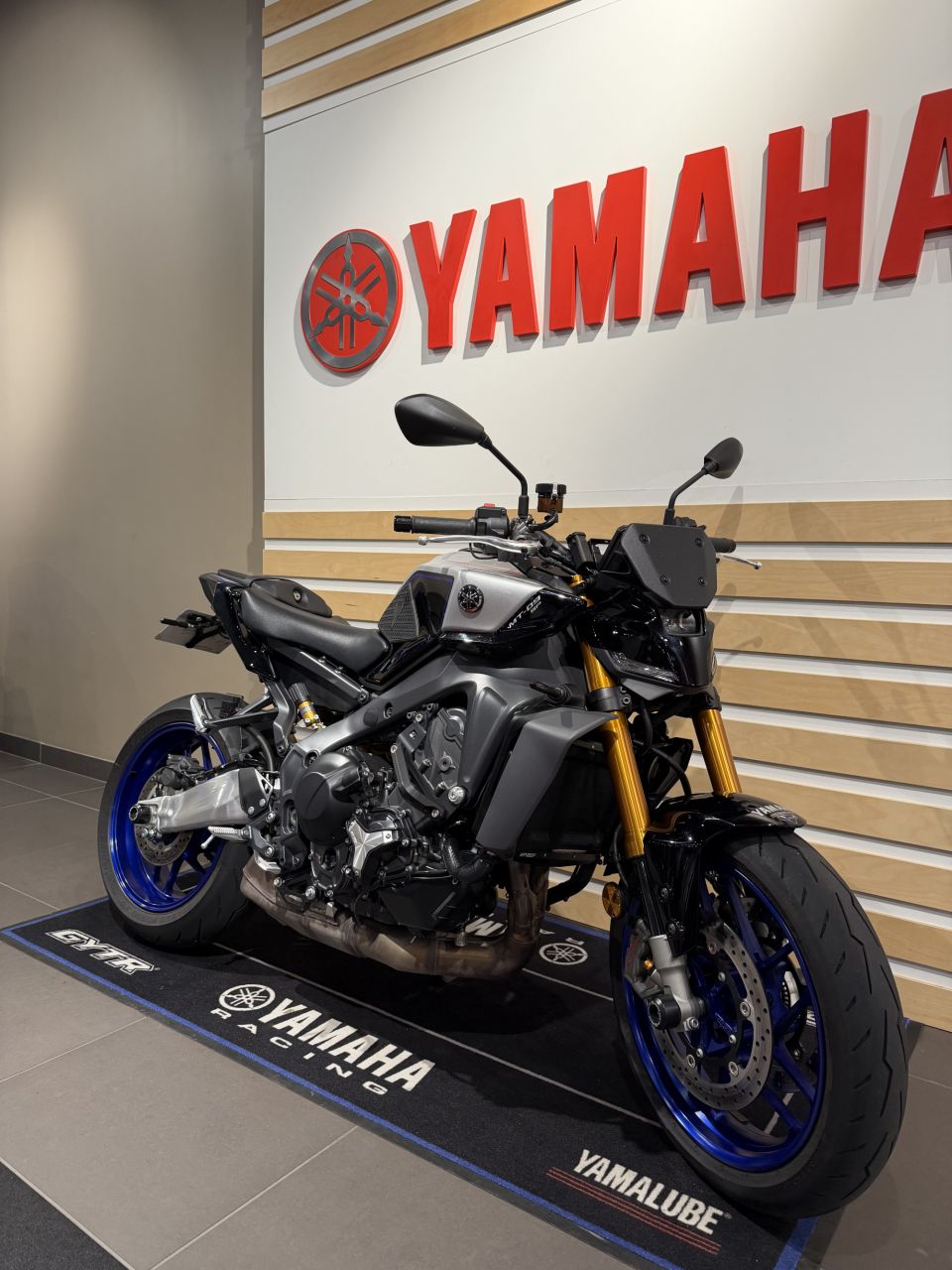YAMAHA MT-09 SP 3